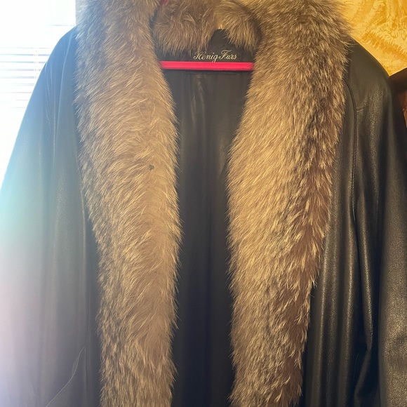 Coat - Picture 7 of 7